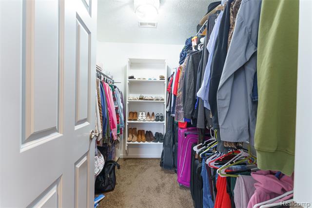 Builiding view twenty one for 7047 Bennington Greens, Owosso, MI. 48867