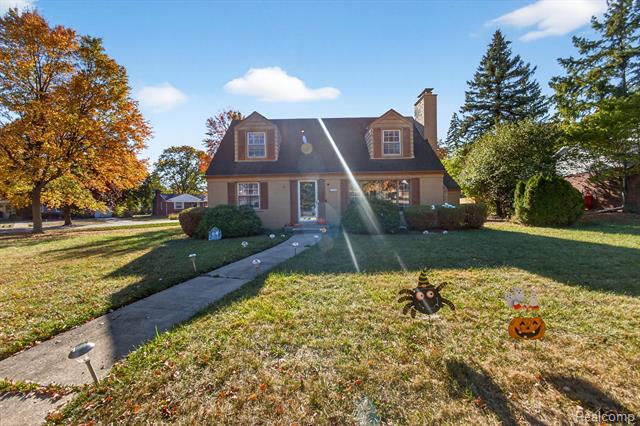 front view for 28025 Sunset Blvd W, Southfield, Mi. 48076