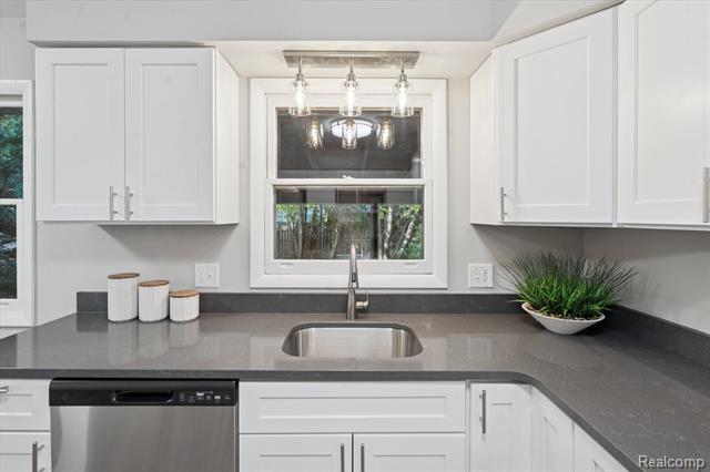 Builiding view eight for 2055 Holly, Charlotte, MI. 48813