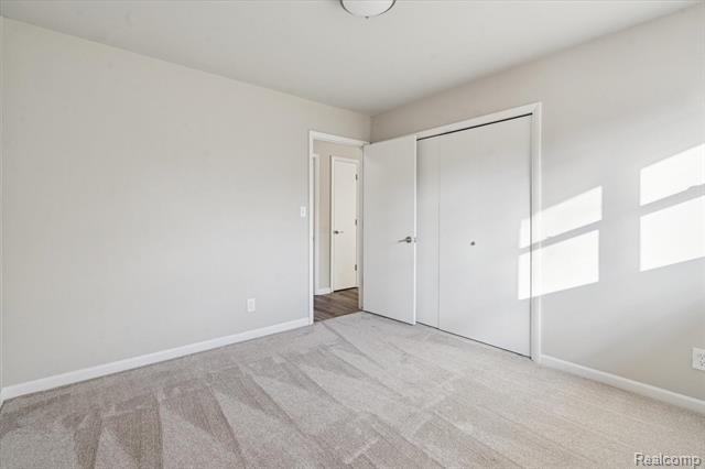 Builiding view eighteen for 2055 Holly, Charlotte, MI. 48813