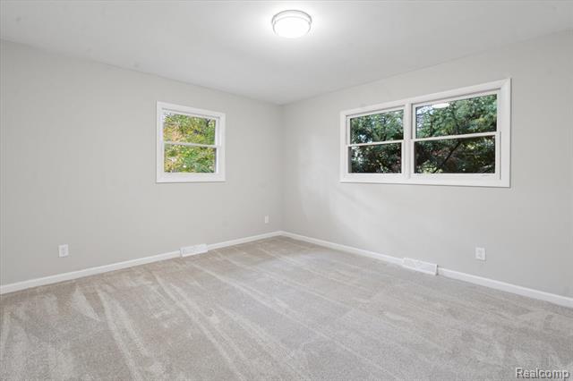 Builiding view nineteen for 2055 Holly, Charlotte, MI. 48813