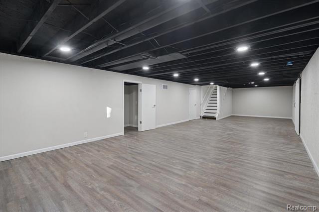 Builiding view twenty eight for 2055 Holly, Charlotte, MI. 48813