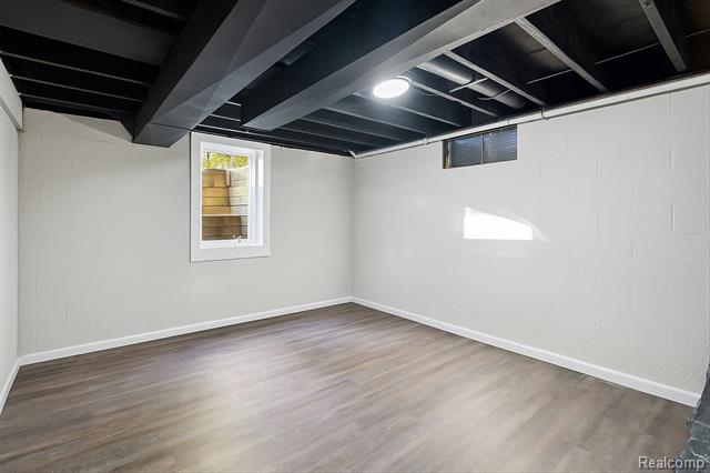 Builiding view twenty seven for 2055 Holly, Charlotte, MI. 48813