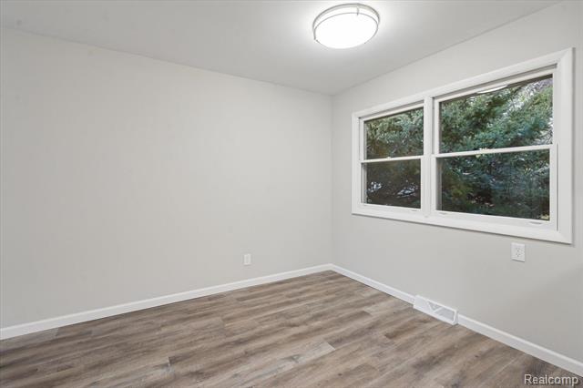 Builiding view twenty two for 2055 Holly, Charlotte, MI. 48813