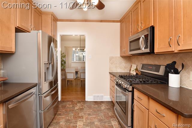 Builiding view nine for 800 Maplegrove, Royal Oak, MI. 48067