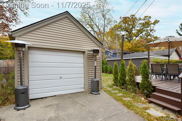 Builiding view thirty eight for 800 Maplegrove, Royal Oak, MI. 48067