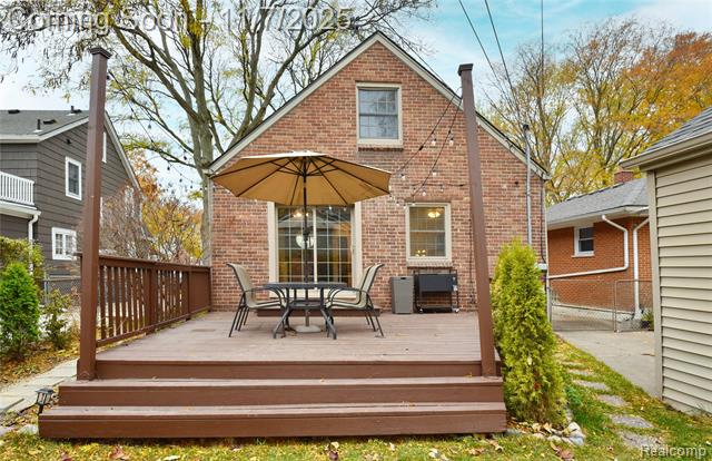 Builiding view thirty five for 800 Maplegrove, Royal Oak, MI. 48067