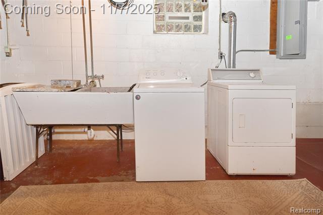 Builiding view thirty two for 800 Maplegrove, Royal Oak, MI. 48067