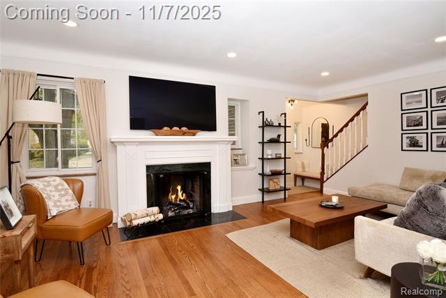 Builiding view three for 800 Maplegrove, Royal Oak, MI. 48067