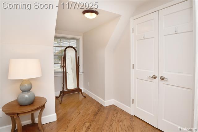 Builiding view twenty five for 800 Maplegrove, Royal Oak, MI. 48067