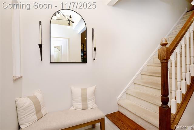 Builiding view twenty one for 800 Maplegrove, Royal Oak, MI. 48067