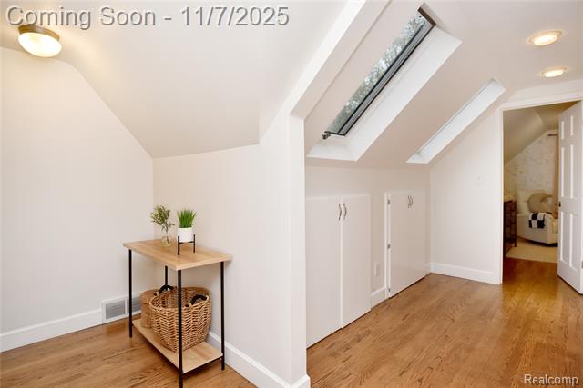 Builiding view twenty two for 800 Maplegrove, Royal Oak, MI. 48067