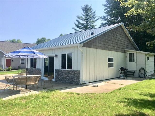 Builiding view eighteen for 416 Russell Dr, Coldwater, MI. 49036