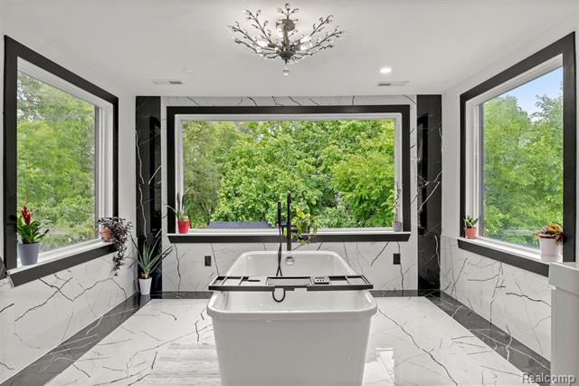 Builiding view sixteen for 2283 Lamothe, Detroit, MI. 48206