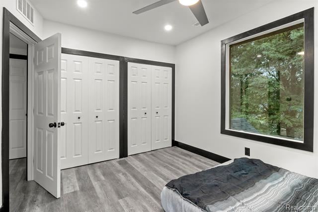 Builiding view twenty one for 2283 Lamothe, Detroit, MI. 48206