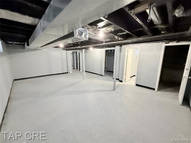 Builiding view twenty two for 17351 Ilene, Detroit, MI. 48221