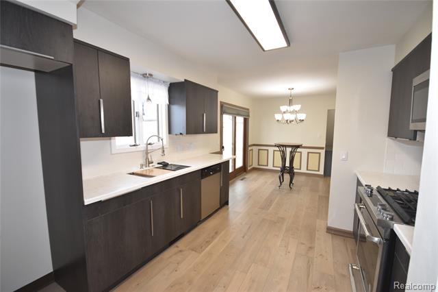 Builiding view eight for 5106 Lakewood, Grand Blanc, MI. 48439