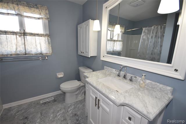 Builiding view eighteen for 5106 Lakewood, Grand Blanc, MI. 48439