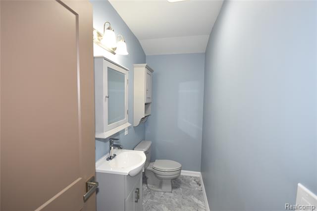 Builiding view nine for 5106 Lakewood, Grand Blanc, MI. 48439