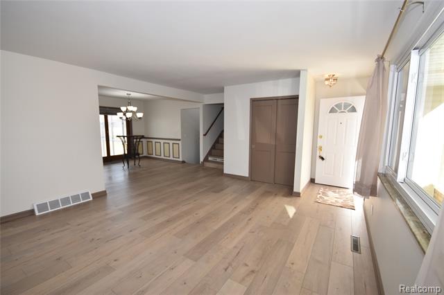 Builiding view three for 5106 Lakewood, Grand Blanc, MI. 48439