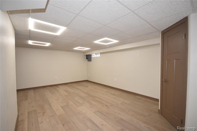 Builiding view twenty six for 5106 Lakewood, Grand Blanc, MI. 48439