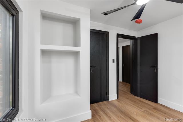 Builiding view eighteen for 5075 Harvard, Detroit, MI. 48224