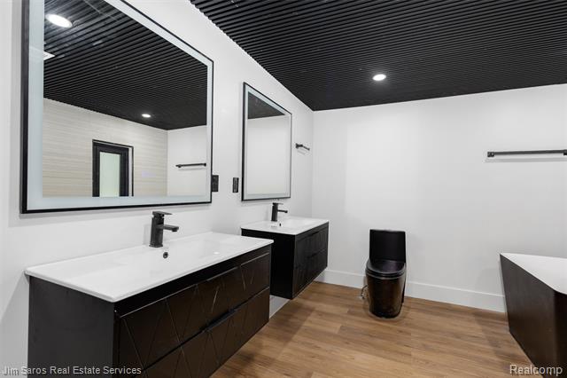 Builiding view fourteen for 5075 Harvard, Detroit, MI. 48224