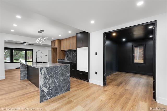 Builiding view six for 5075 Harvard, Detroit, MI. 48224