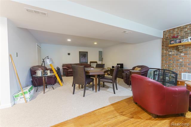 Builiding view fifteen for 680 Hacker, Brighton, MI. 48114