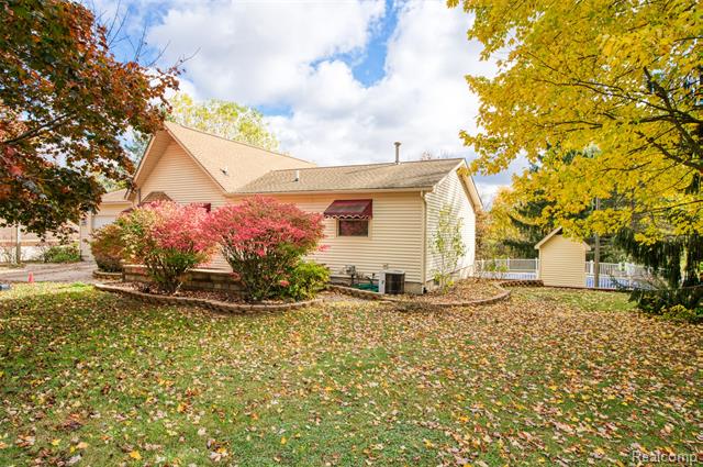 Builiding view thirteen for 680 Hacker, Brighton, MI. 48114