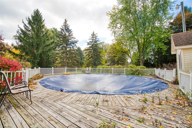 Builiding view twenty three for 680 Hacker, Brighton, MI. 48114