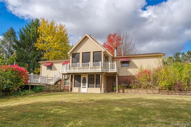 Builiding view two for 680 Hacker, Brighton, MI. 48114