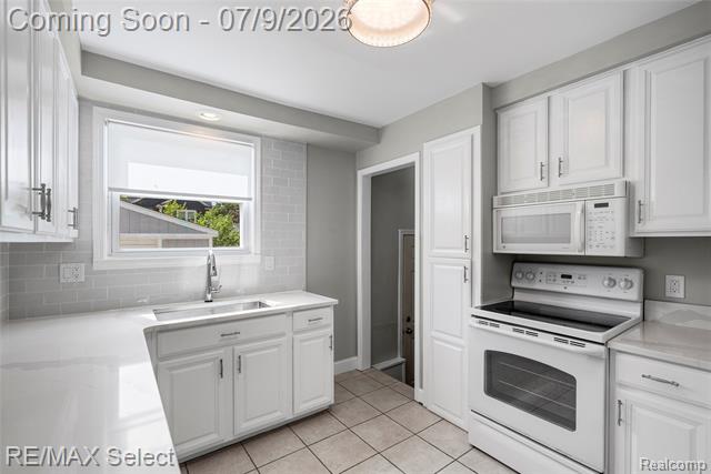 Builiding view twenty for 609 N Connecticut, Royal Oak, MI. 48067