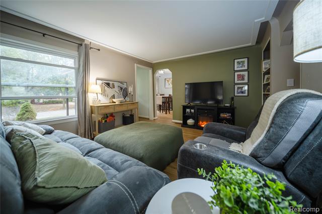 Builiding view nine for 1673 West, Berkley, MI. 48072