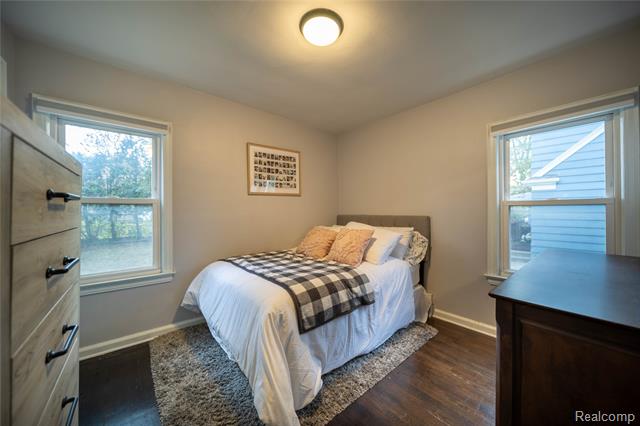 Builiding view six for 1673 West, Berkley, MI. 48072