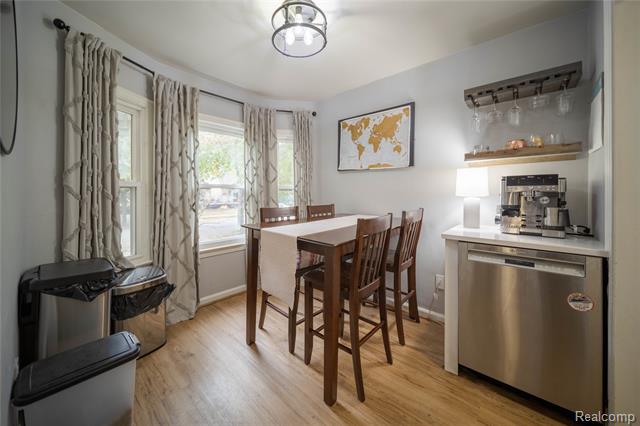 Builiding view ten for 1673 West, Berkley, MI. 48072