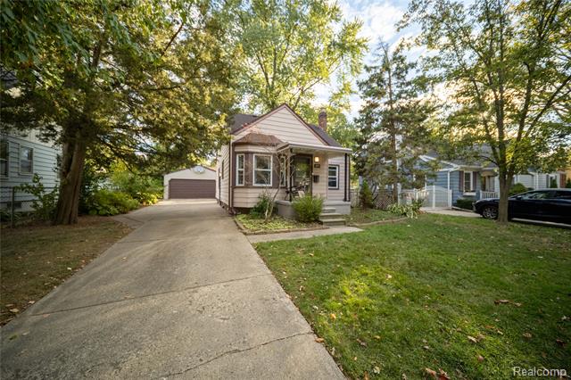 Builiding view two for 1673 West, Berkley, MI. 48072