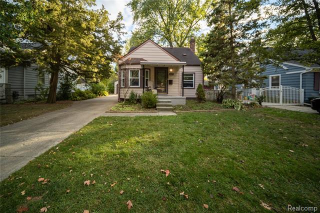 front view for 1673 West Blvd, Berkley, Mi. 48072