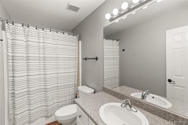 Builiding view nineteen for 8203 Boulder, Davison, MI. 48423