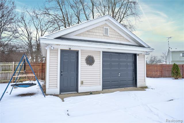 Builiding view twenty seven for 8203 Boulder, Davison, MI. 48423