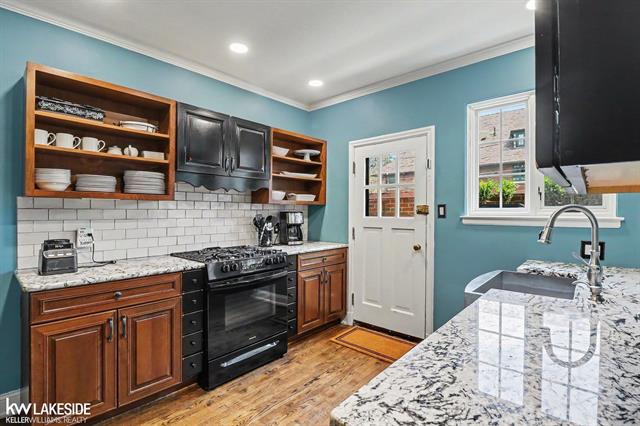 Builiding view fifteen for 286 Rivard, Grosse Pointe, MI. 48230