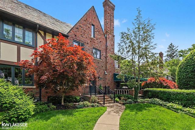 Builiding view one for 286 Rivard, Grosse Pointe, MI. 48230