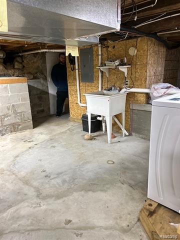 Builiding view fifteen for 203 Main, Mayville, MI. 48744