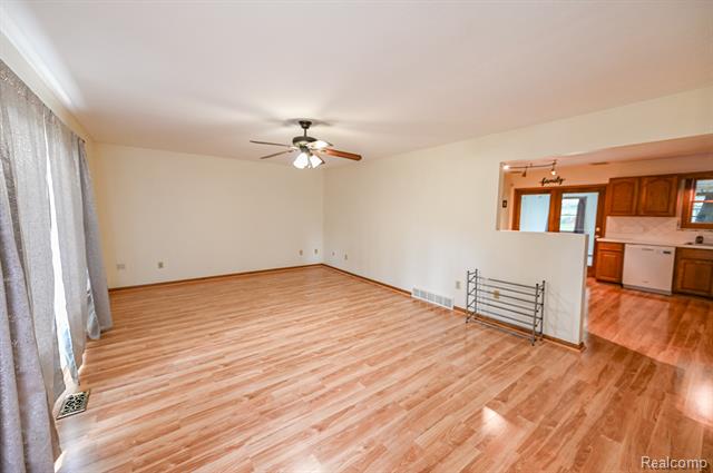 Builiding view forty one for 4534 Superior, Newport, MI. 48166