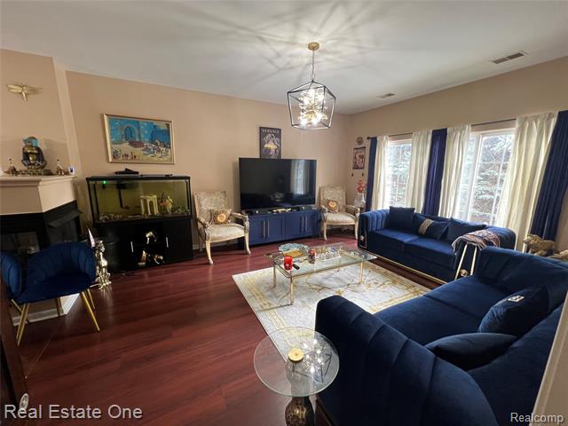 Builiding view fourteen for 43216 Pendleton, Sterling Heights, MI. 48313