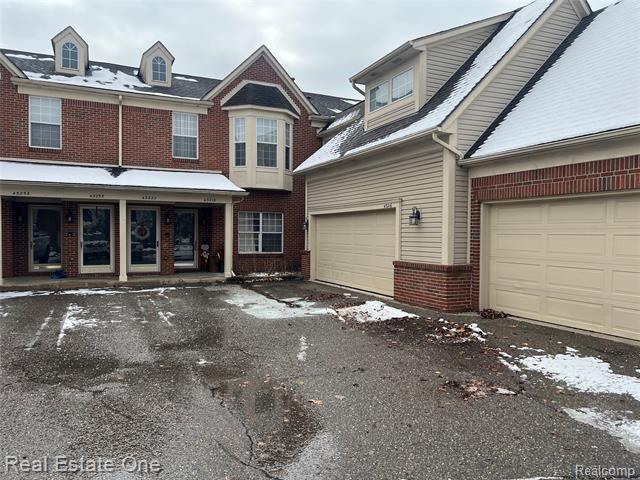 Builiding view one for 43216 Pendleton, Sterling Heights, MI. 48313