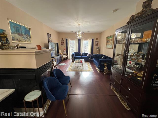 Builiding view twelve for 43216 Pendleton, Sterling Heights, MI. 48313