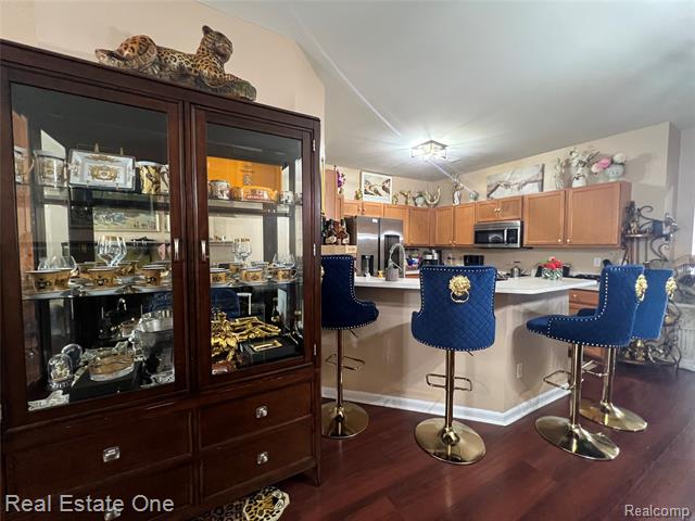 Builiding view twenty one for 43216 Pendleton, Sterling Heights, MI. 48313