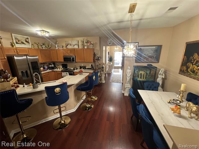 Builiding view twenty three for 43216 Pendleton, Sterling Heights, MI. 48313