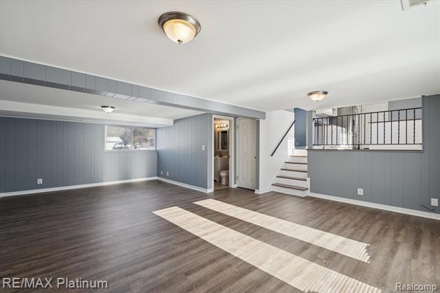 Builiding view eight for 4199 Sheraton, Flint, MI. 48532